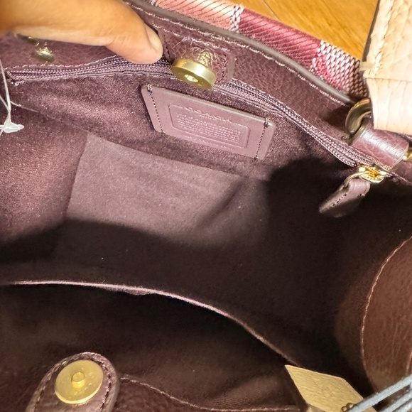 Coach Dempsey Tote 22 in Signature Jacquard With Stripe And Patch C8417 - Picture 6 of 6